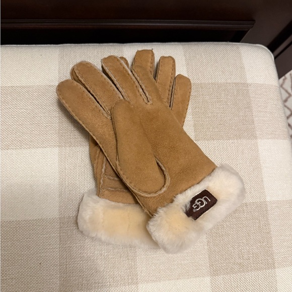 UGG Accessories - UGG Tan Shearling Gloves